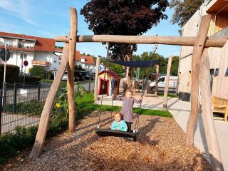 Mehrkindschaukel Kindergarten